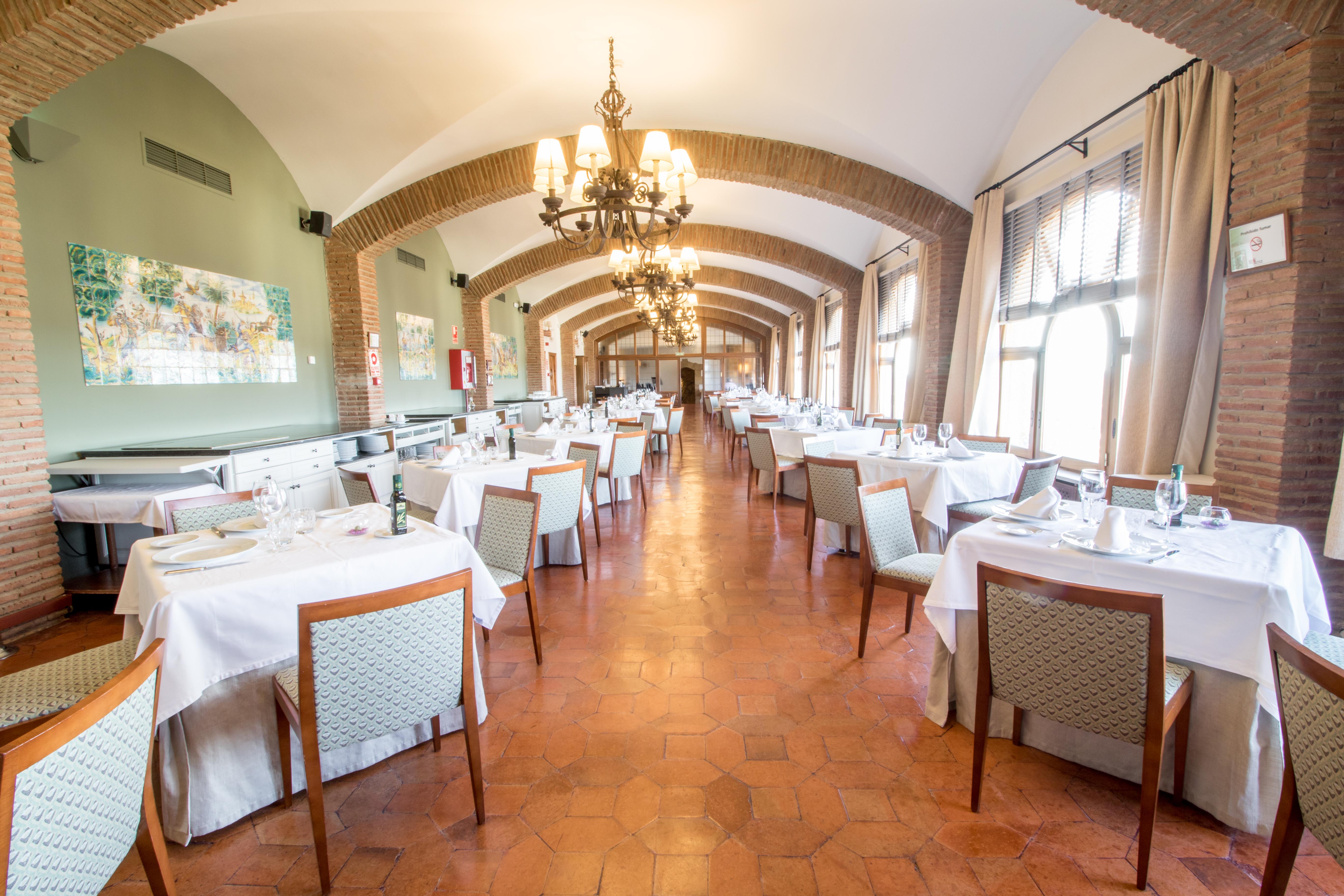 Parador De Benavente Exterior photo