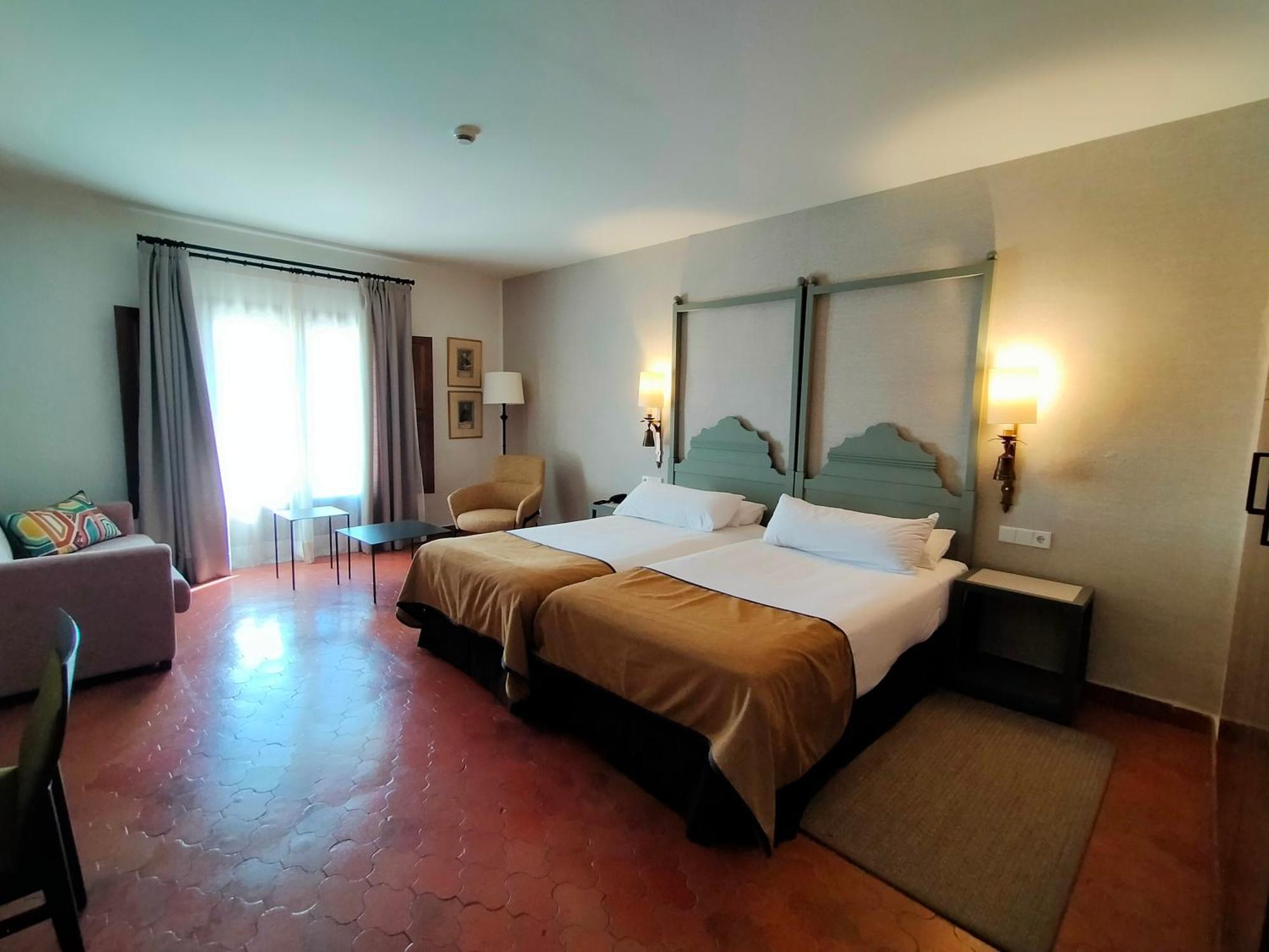 Parador De Benavente Exterior photo