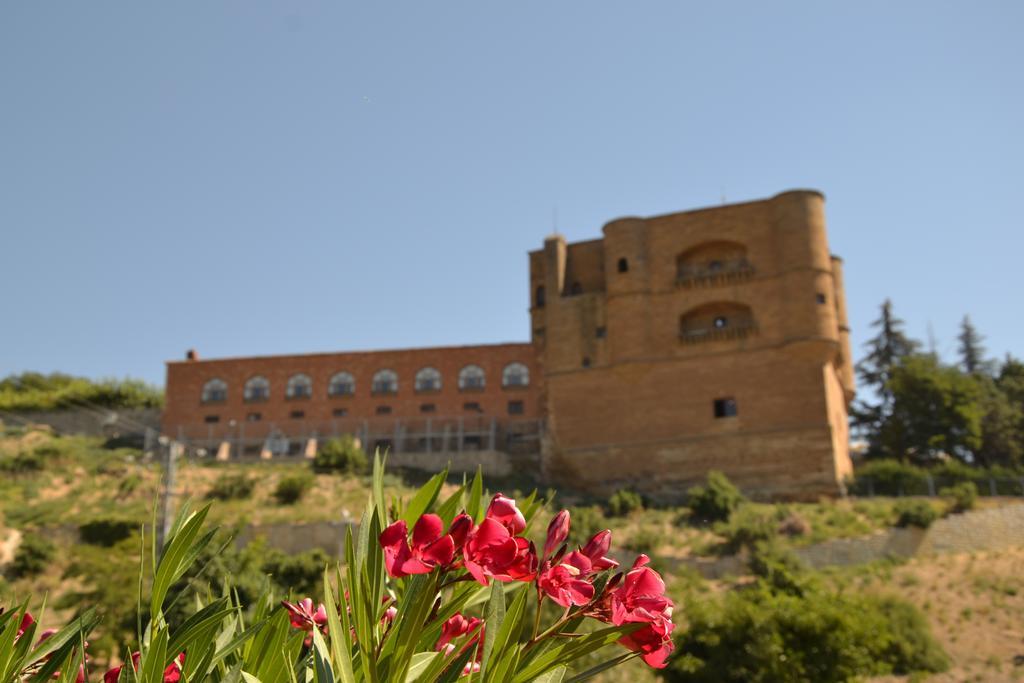 Parador De Benavente Exterior photo